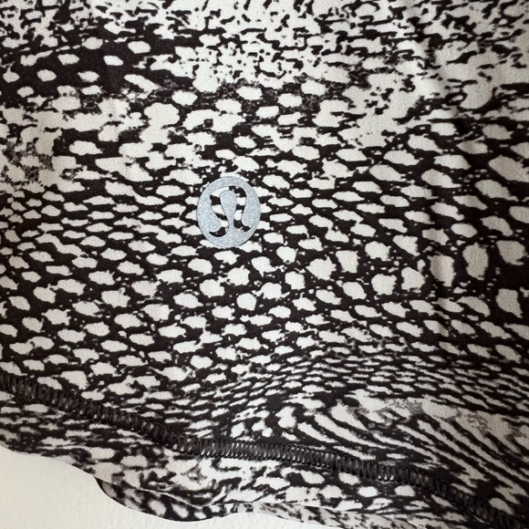 Lulu lemon womens active tee size 2 - Picture 3 of 4